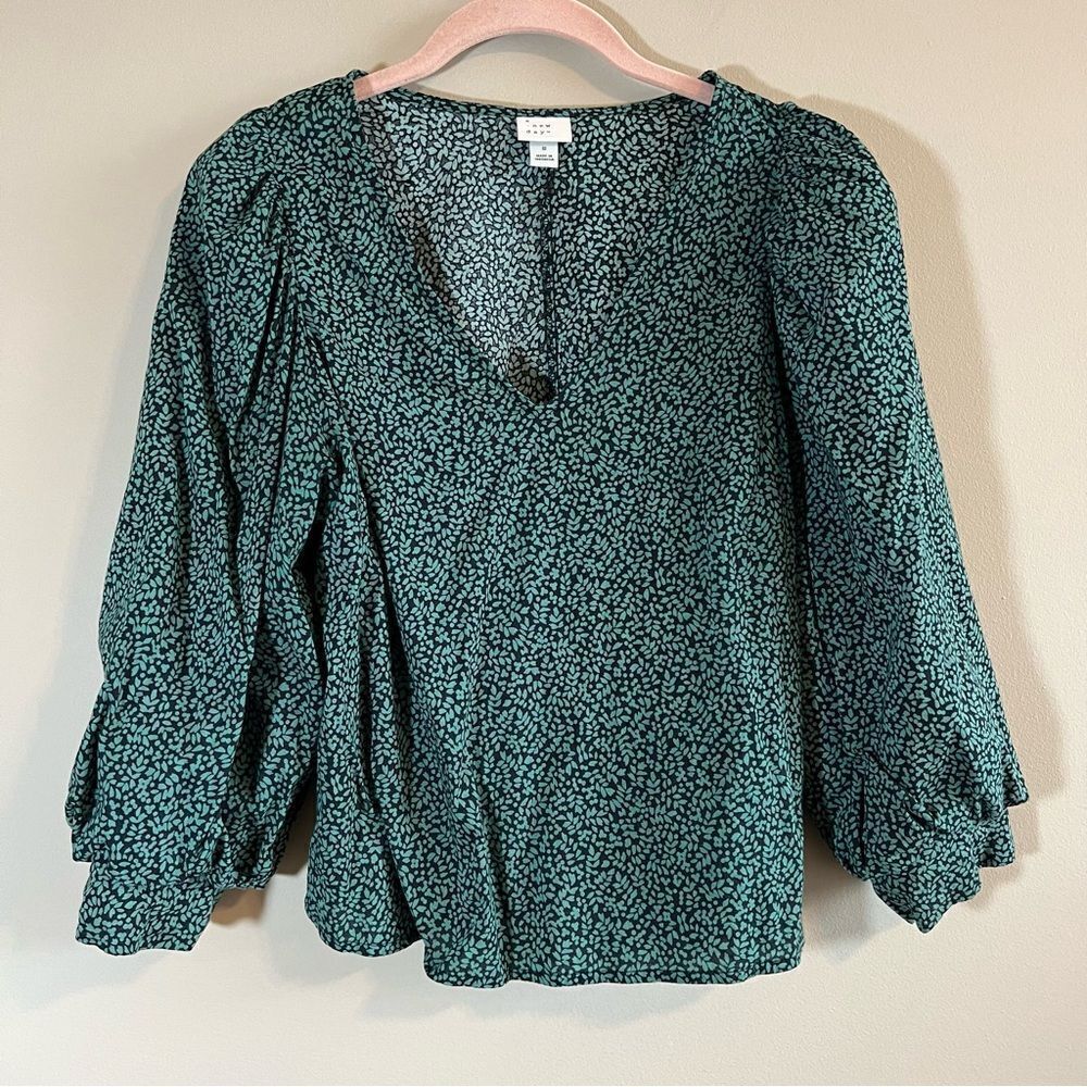 ✨‎ A New Day Women’s Green Puffy Sleeve Top Small